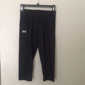 2 for $10. Under Armor Capri leggings size medium